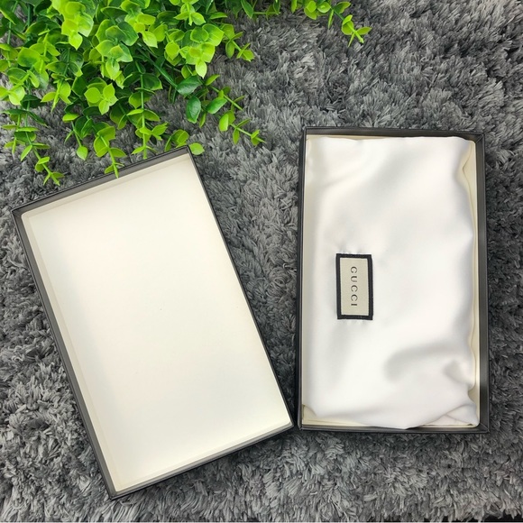 Gucci GG Marmont bifold Wallet Case iPhone 7/8 Case with interior card P… - Picture 10 of 15